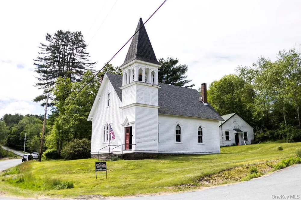 783 Skipperene Road Cochecton Center, NY 12726