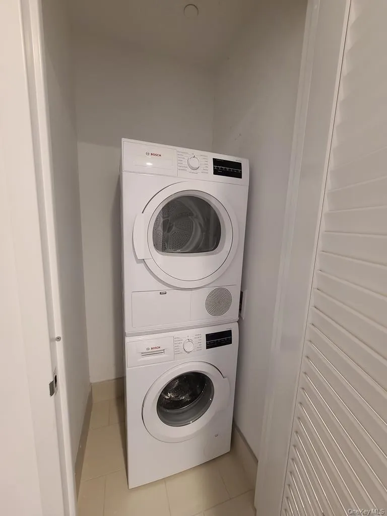 131-05 40th Road #18L Flushing, NY 11354