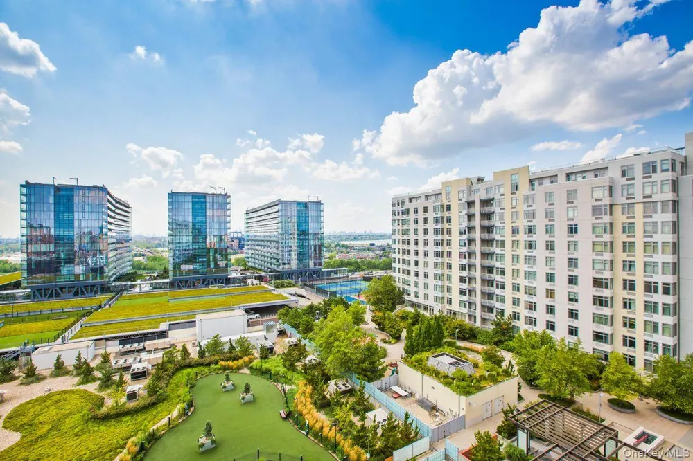 131-05 40th Road #18L Flushing, NY 11354