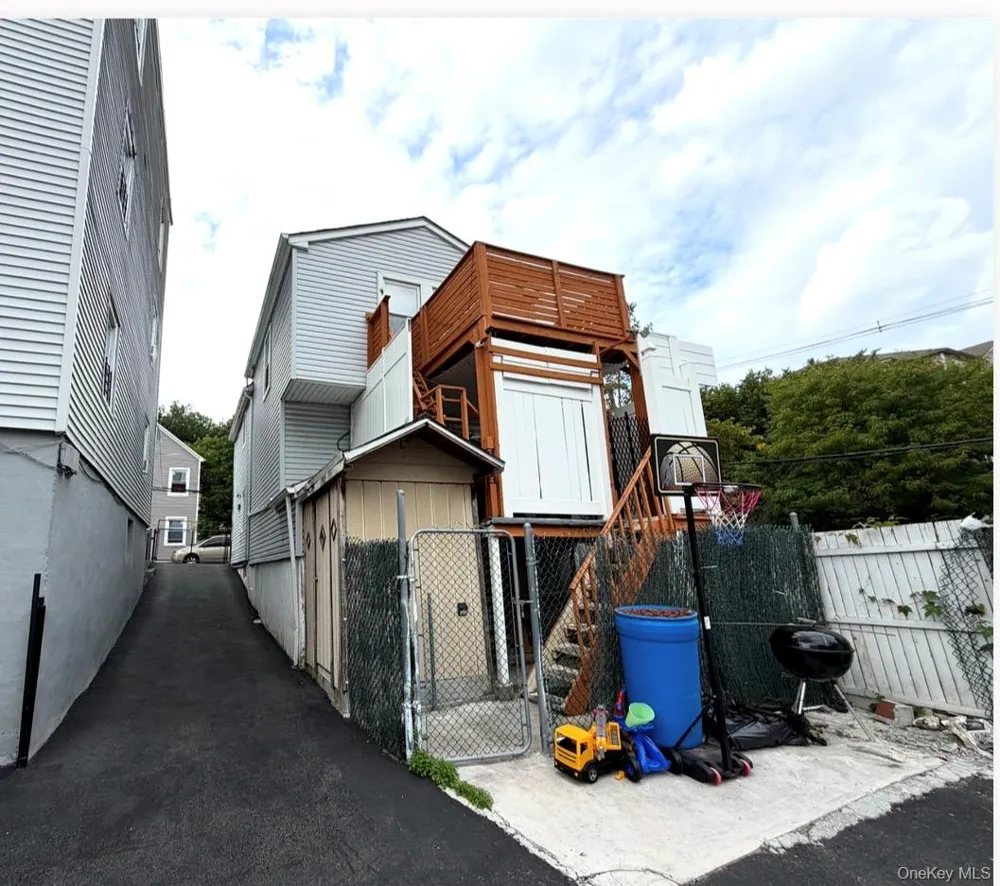 8 Ritters Lane Yonkers, NY 10703