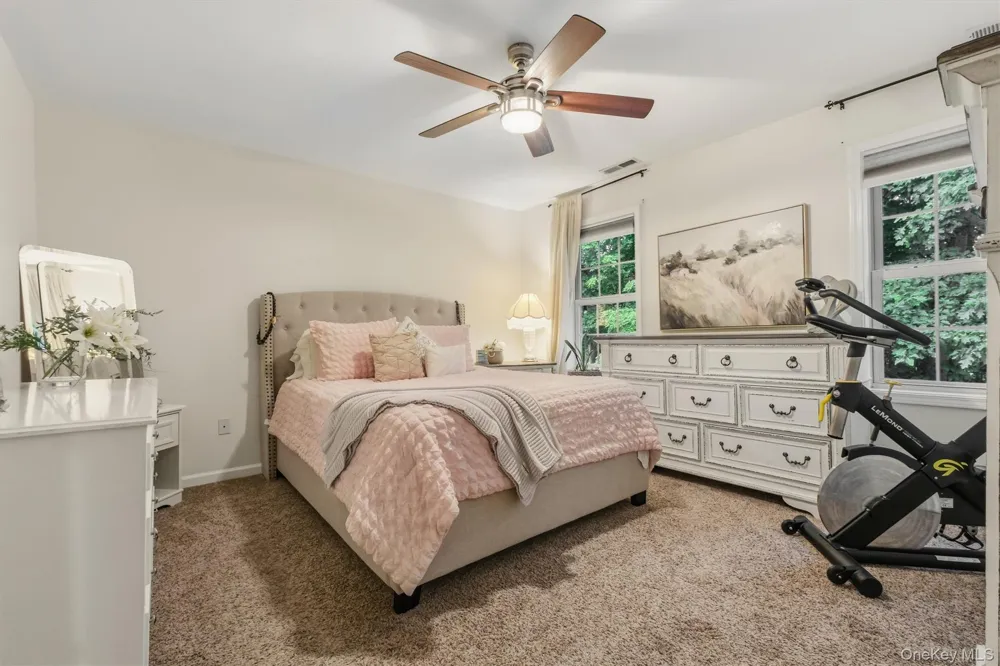 5304 Applewood Circle Carmel, NY 10512