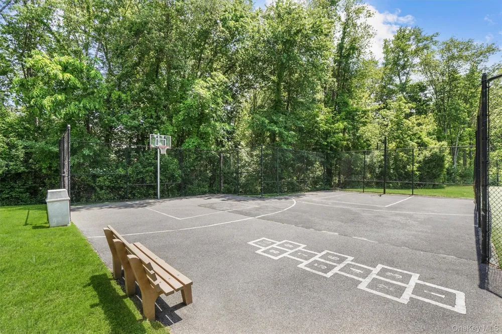 5304 Applewood Circle Carmel, NY 10512