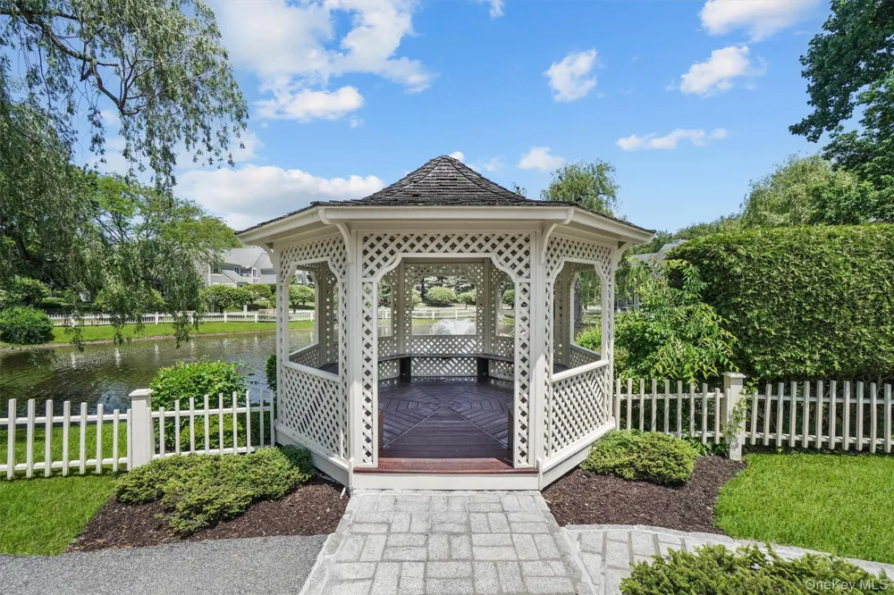 5304 Applewood Circle Carmel, NY 10512