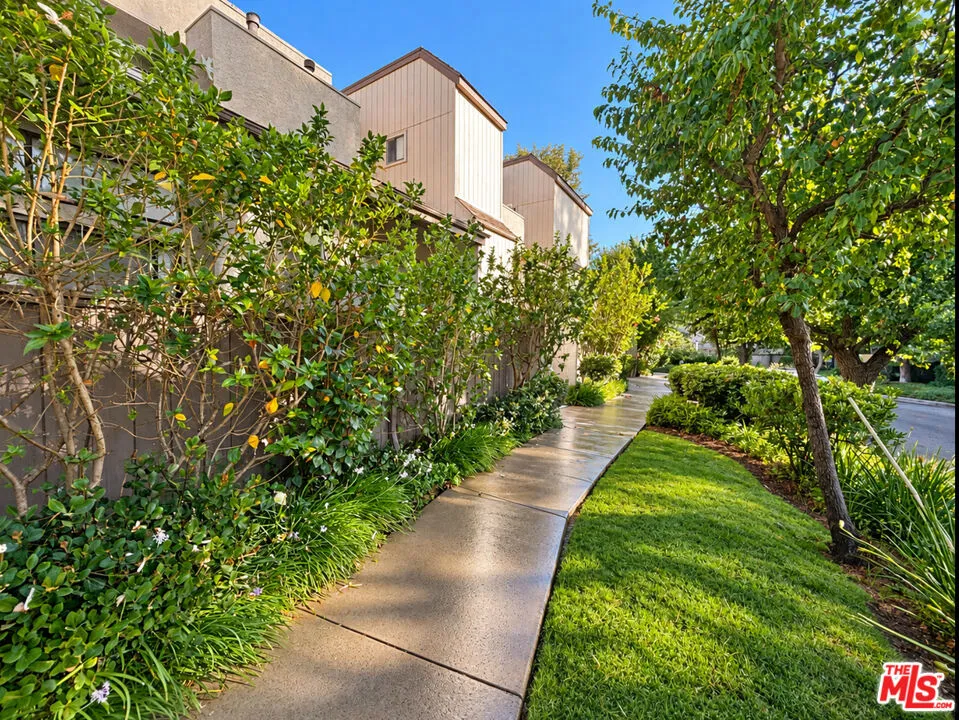 15149 Magnolia Boulevard #D Los Angeles, CA 91403