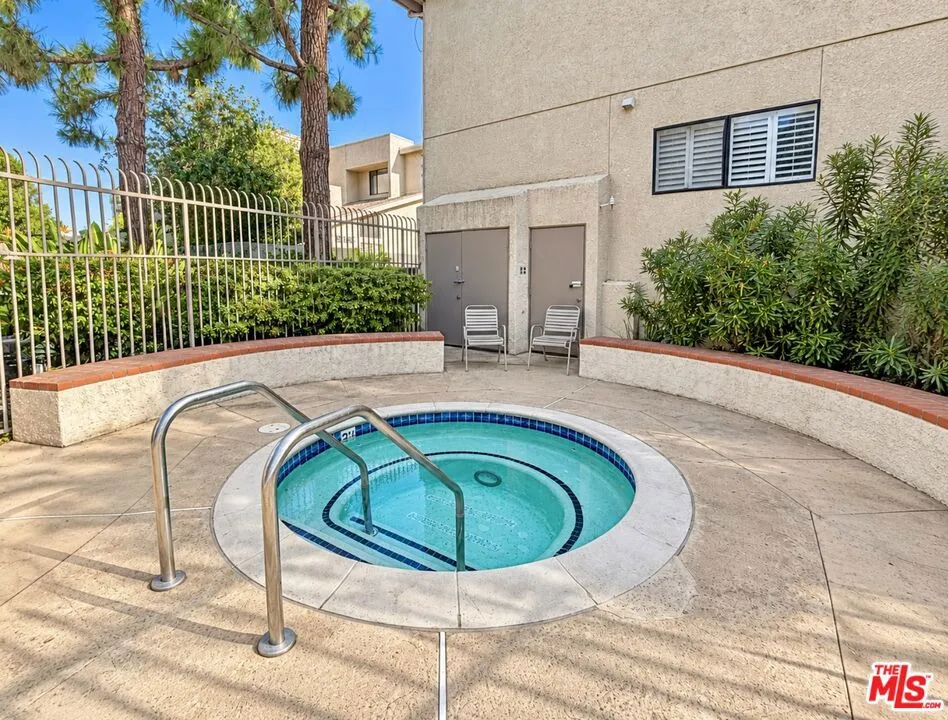 15149 Magnolia Boulevard #D Los Angeles, CA 91403