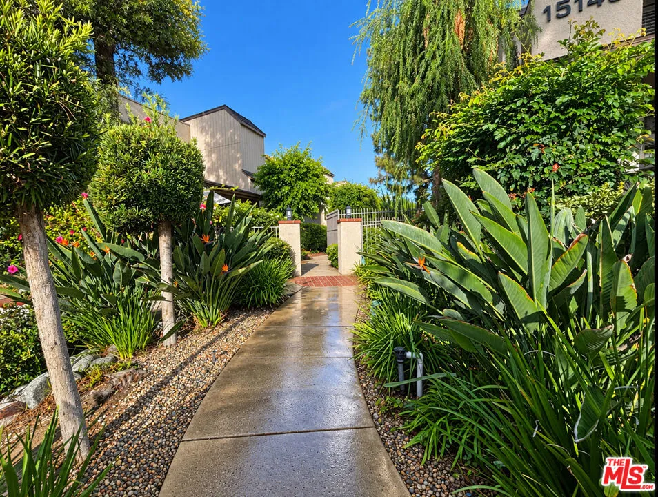15149 Magnolia Boulevard #D Los Angeles, CA 91403