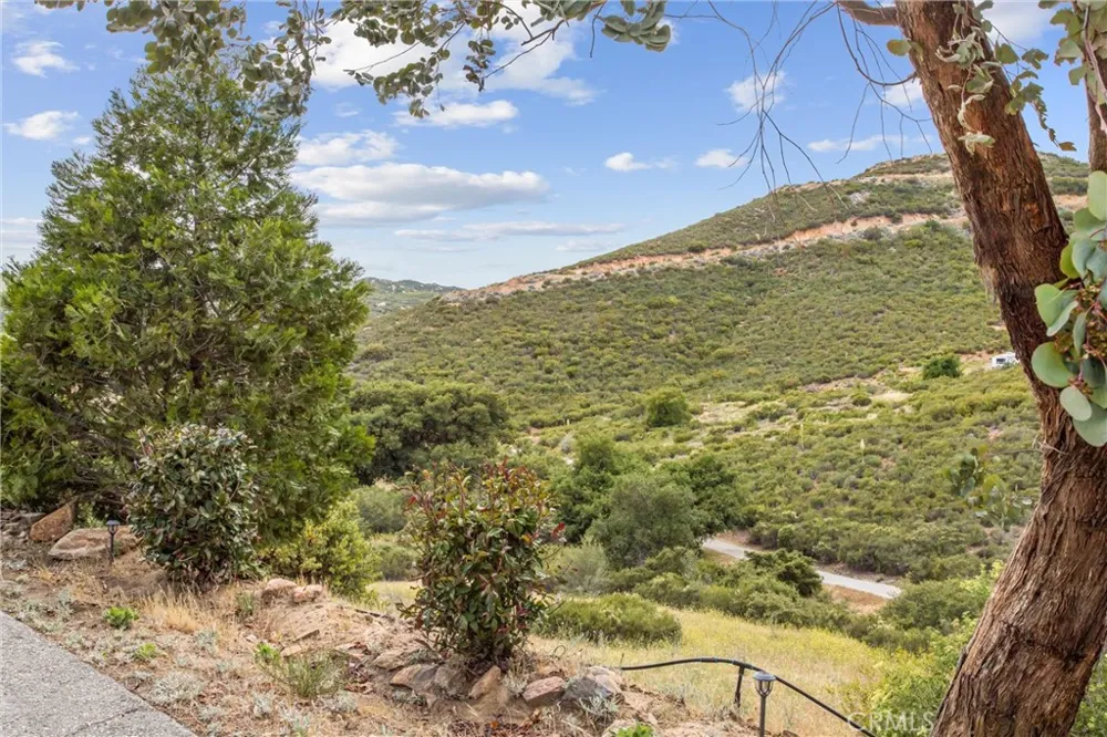 47112 Woodcliff Drive Banning, CA 92220