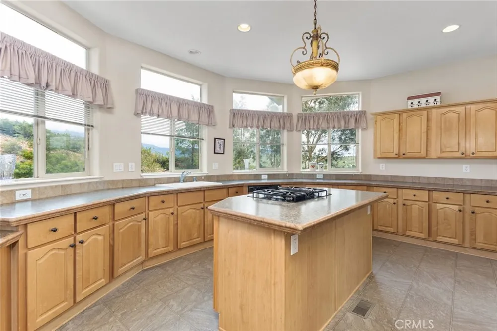 47112 Woodcliff Drive Banning, CA 92220