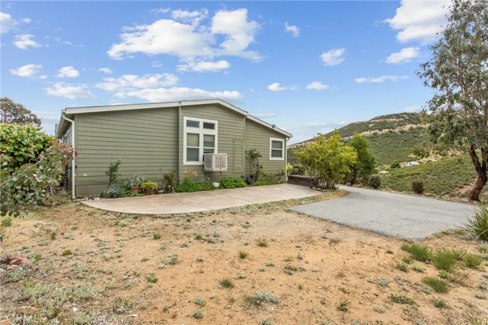 47112 Woodcliff Drive Banning, CA 92220