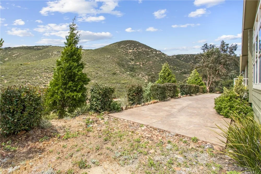 47112 Woodcliff Drive Banning, CA 92220