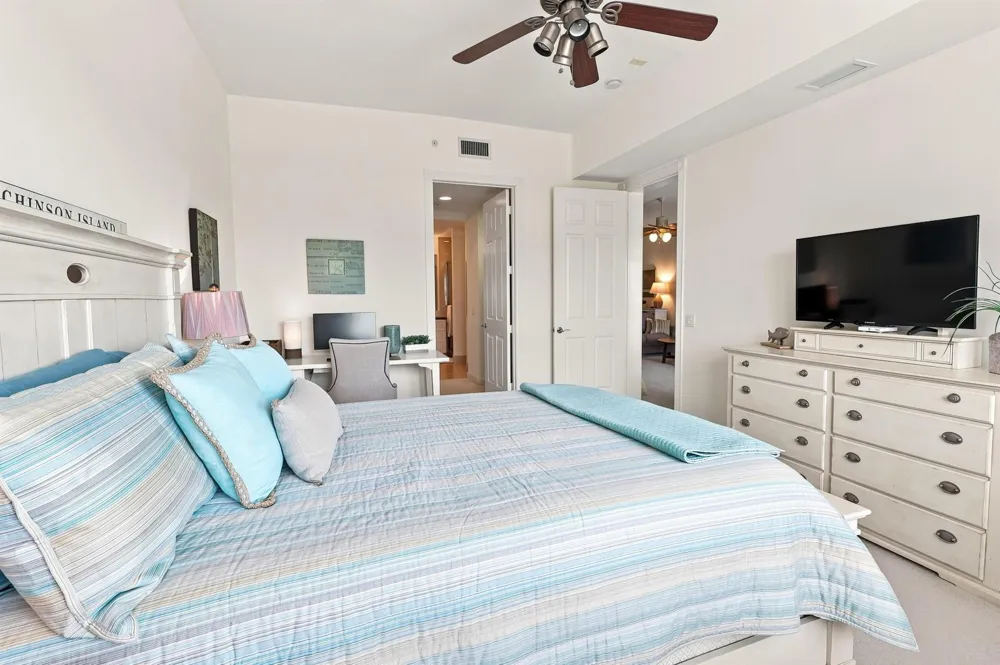 26 HARBOUR ISLE DRIVE W #102 Fort Pierce, FL 34949