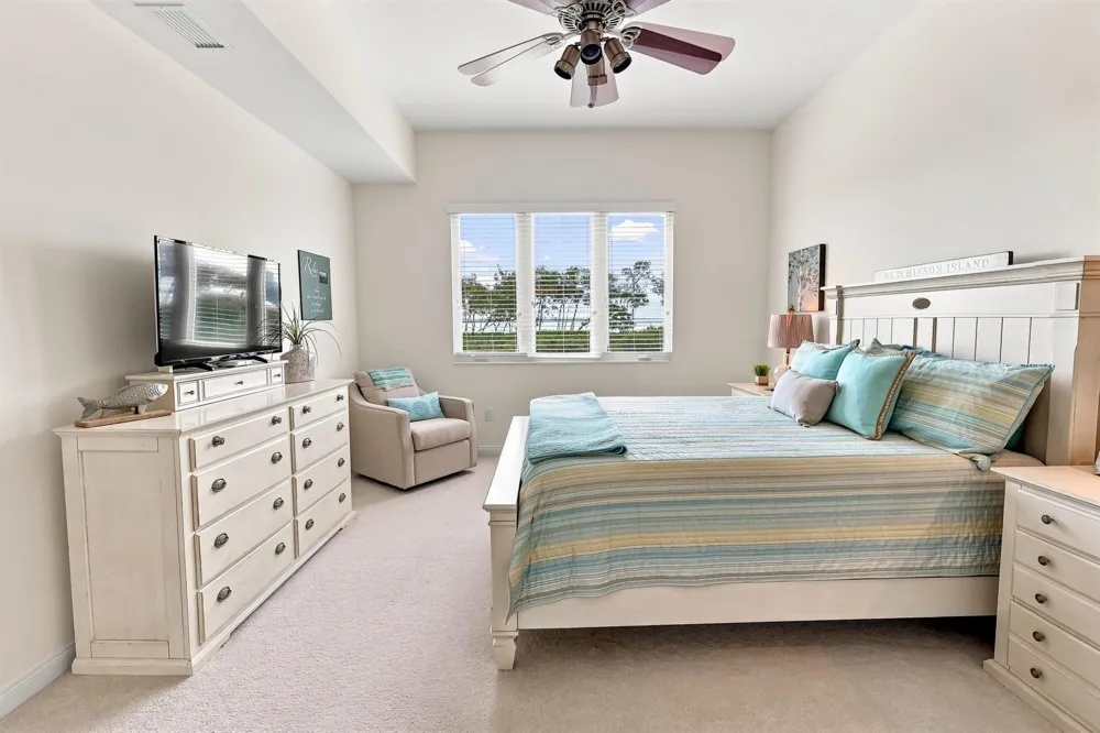 26 HARBOUR ISLE DRIVE W #102 Fort Pierce, FL 34949