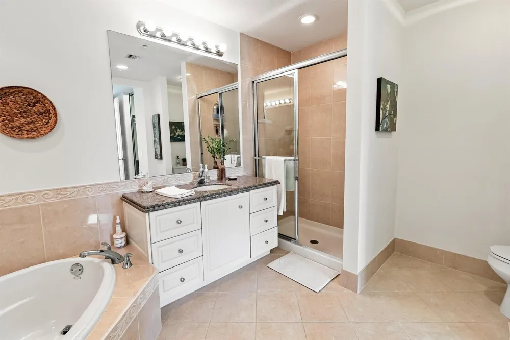 26 HARBOUR ISLE DRIVE W #102 Fort Pierce, FL 34949