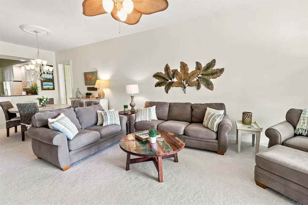 26 HARBOUR ISLE DRIVE W #102 Fort Pierce, FL 34949