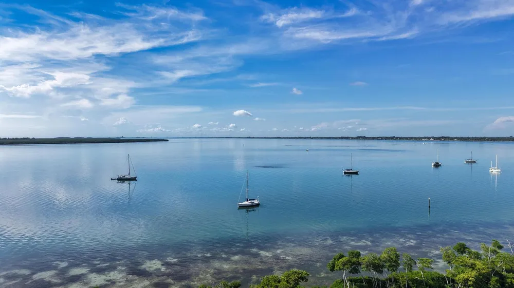 26 HARBOUR ISLE DRIVE W #102 Fort Pierce, FL 34949