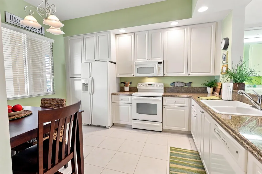 26 HARBOUR ISLE DRIVE W #102 Fort Pierce, FL 34949