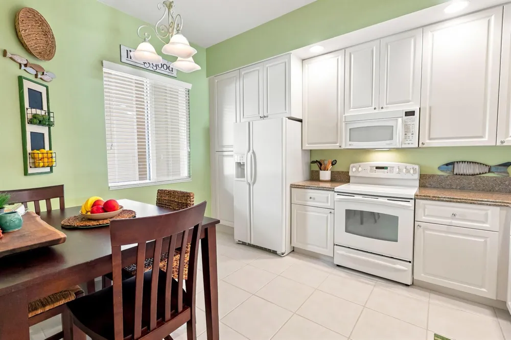 26 HARBOUR ISLE DRIVE W #102 Fort Pierce, FL 34949