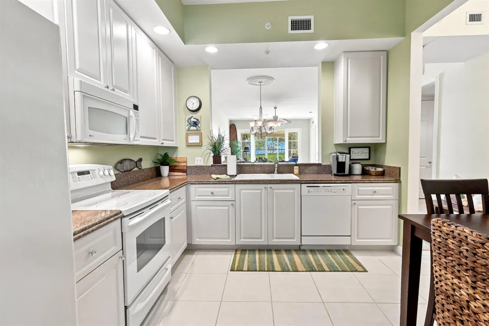 26 HARBOUR ISLE DRIVE W #102 Fort Pierce, FL 34949