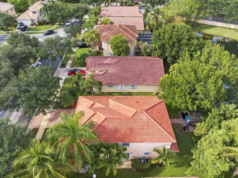 2220 NW 137th Ave Sunrise, FL 33323