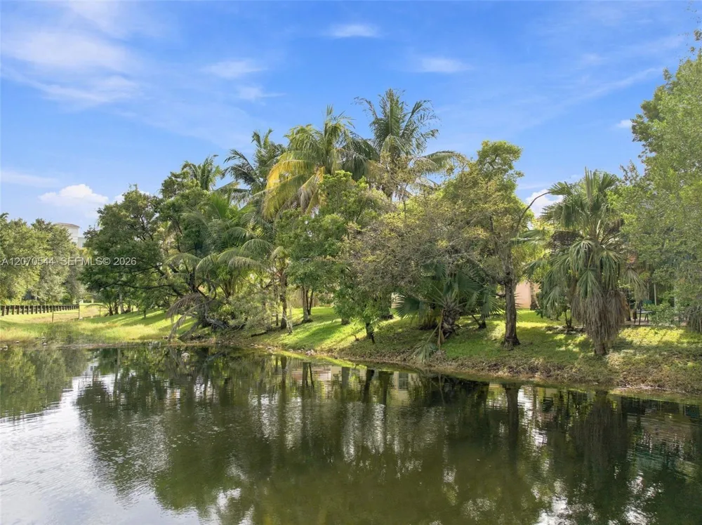 2220 NW 137th Ave Sunrise, FL 33323