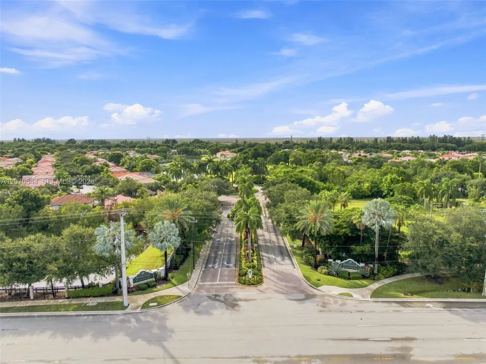 2220 NW 137th Ave Sunrise, FL 33323