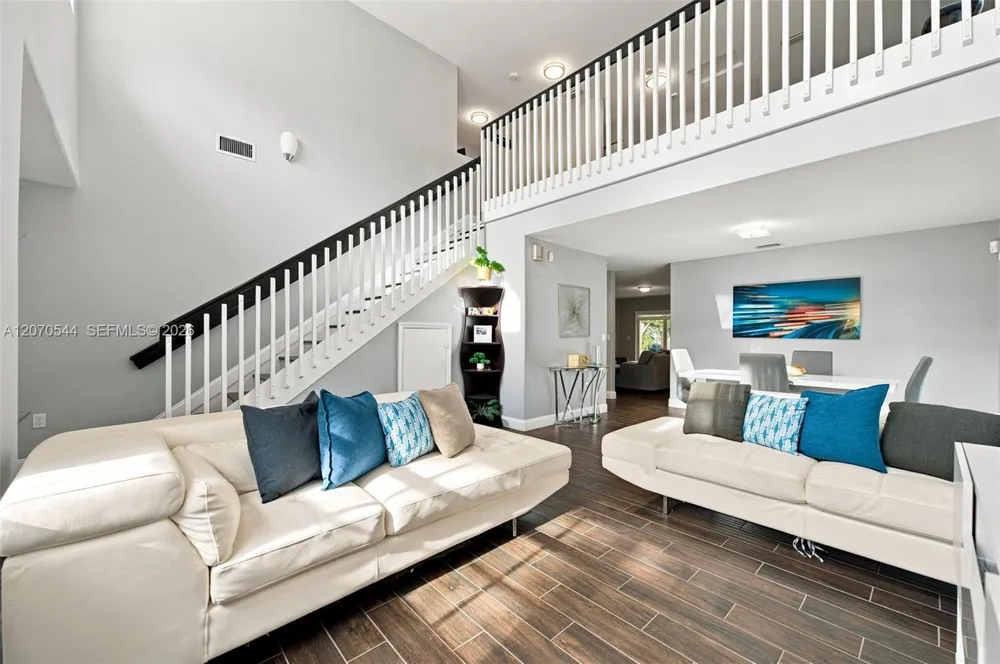 2220 NW 137th Ave Sunrise, FL 33323