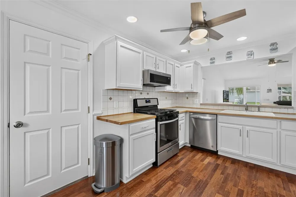 17107 SE 93RD EXETER COURT The Villages, FL 32162