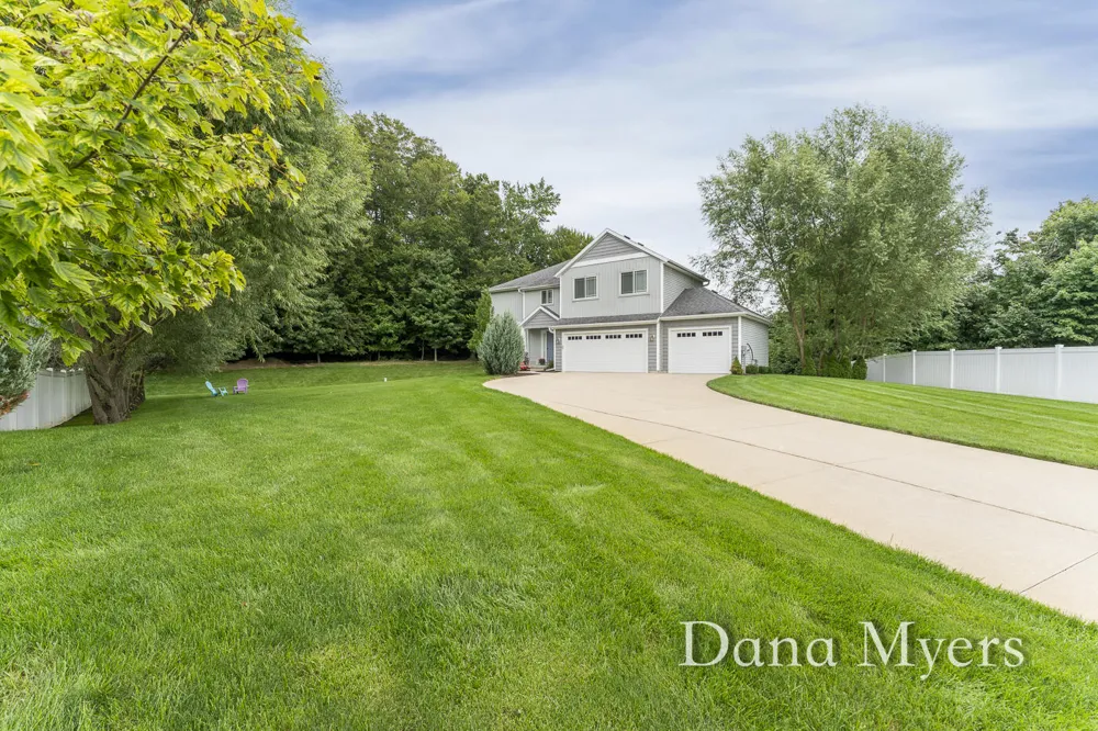 306 Kingfisher Court Leighton Township, MI 49316