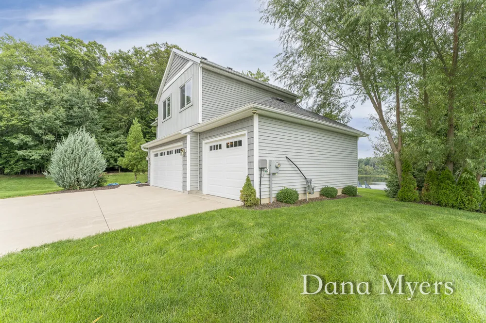 306 Kingfisher Court Leighton Township, MI 49316