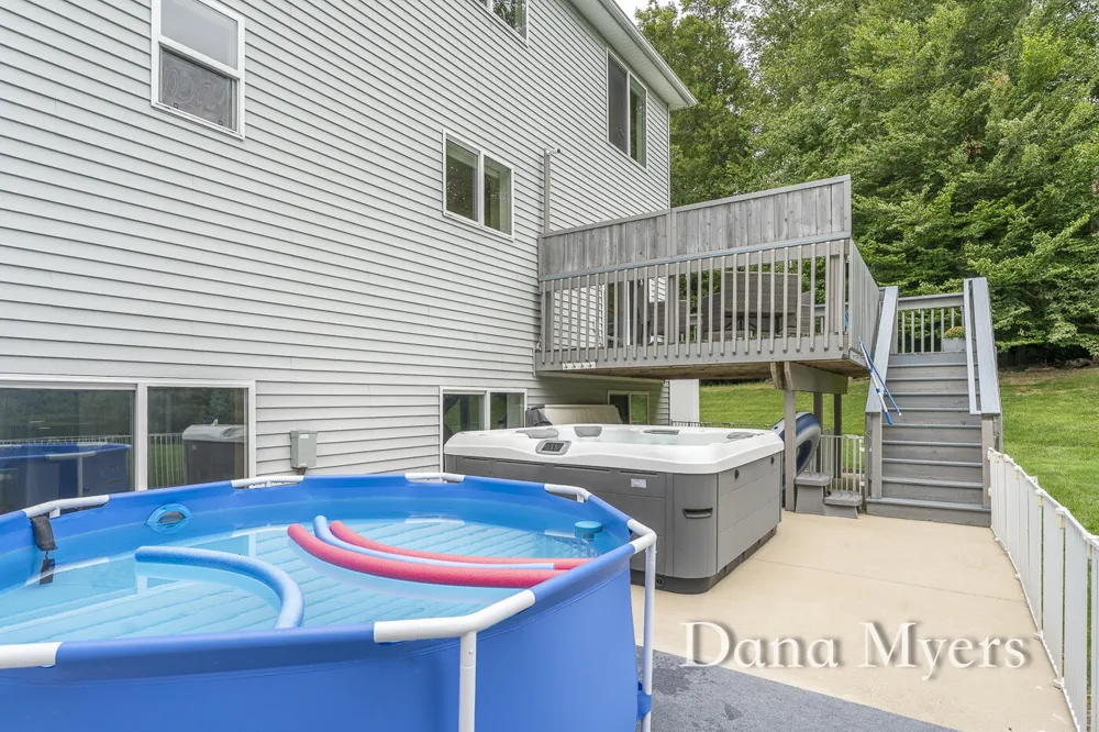 306 Kingfisher Court Leighton Township, MI 49316
