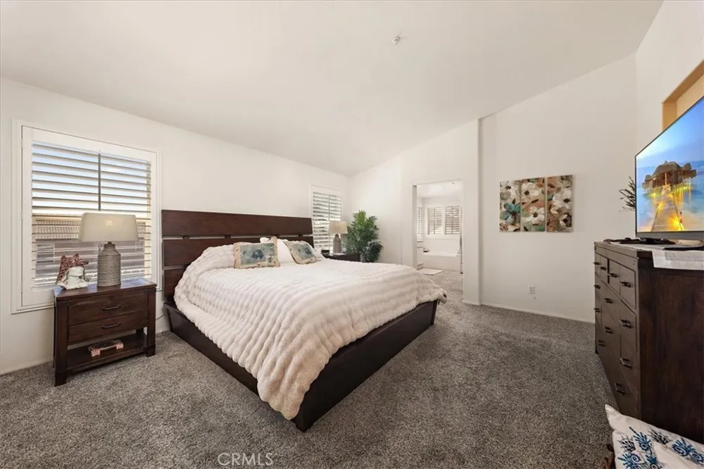 15727 Virginia Fontana, CA 92336
