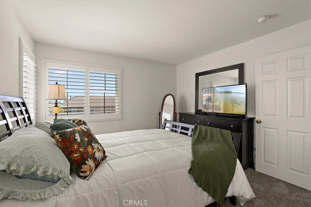 15727 Virginia Fontana, CA 92336