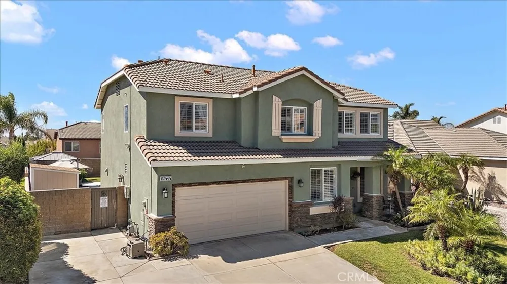 15727 Virginia Fontana, CA 92336