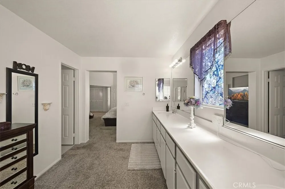15727 Virginia Fontana, CA 92336