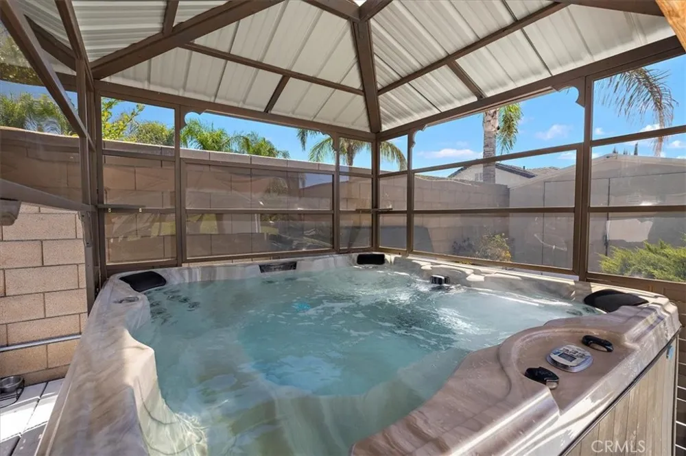 15727 Virginia Fontana, CA 92336