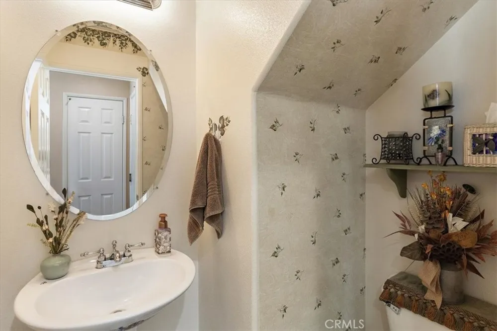 15727 Virginia Fontana, CA 92336