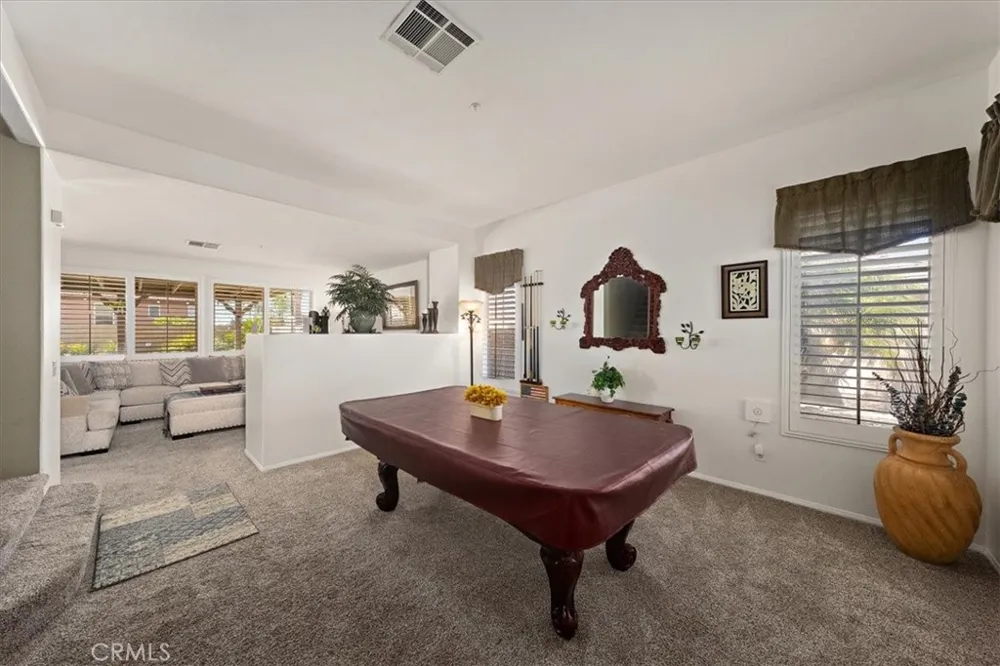 15727 Virginia Fontana, CA 92336