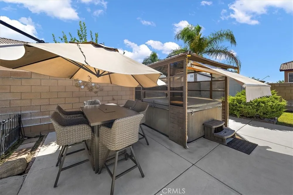 15727 Virginia Fontana, CA 92336