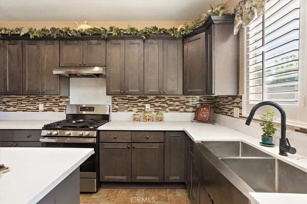 15727 Virginia Fontana, CA 92336