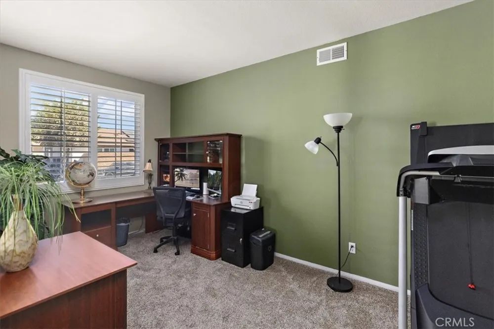 15727 Virginia Fontana, CA 92336