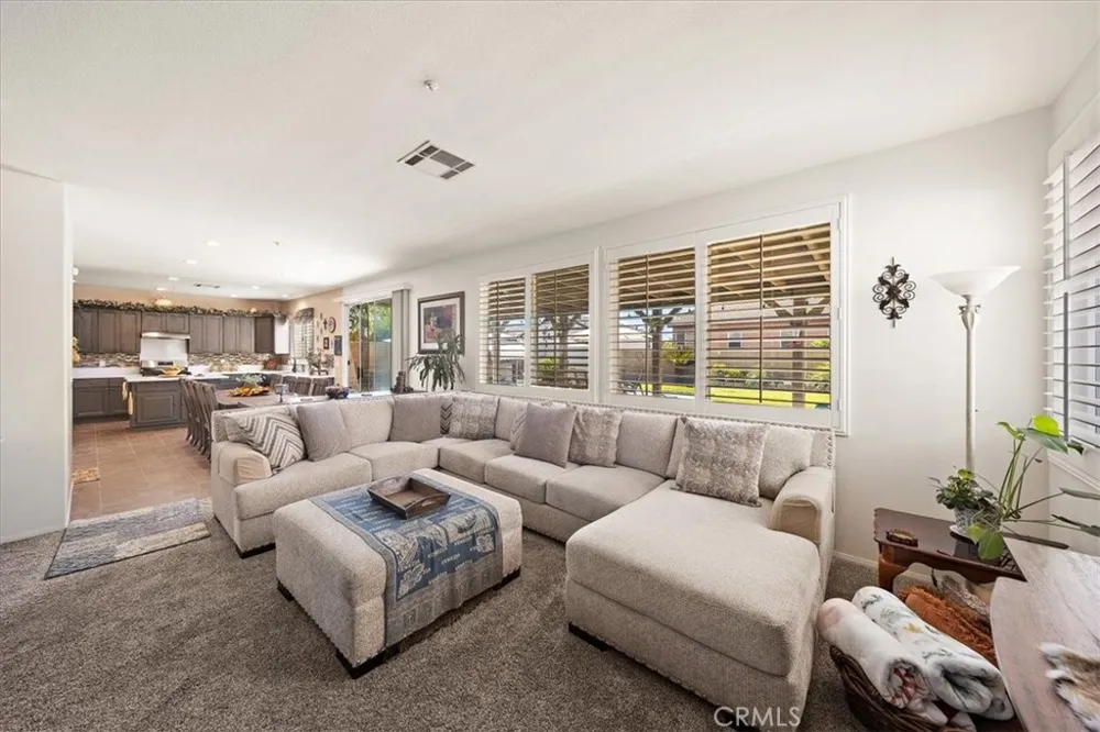 15727 Virginia Fontana, CA 92336