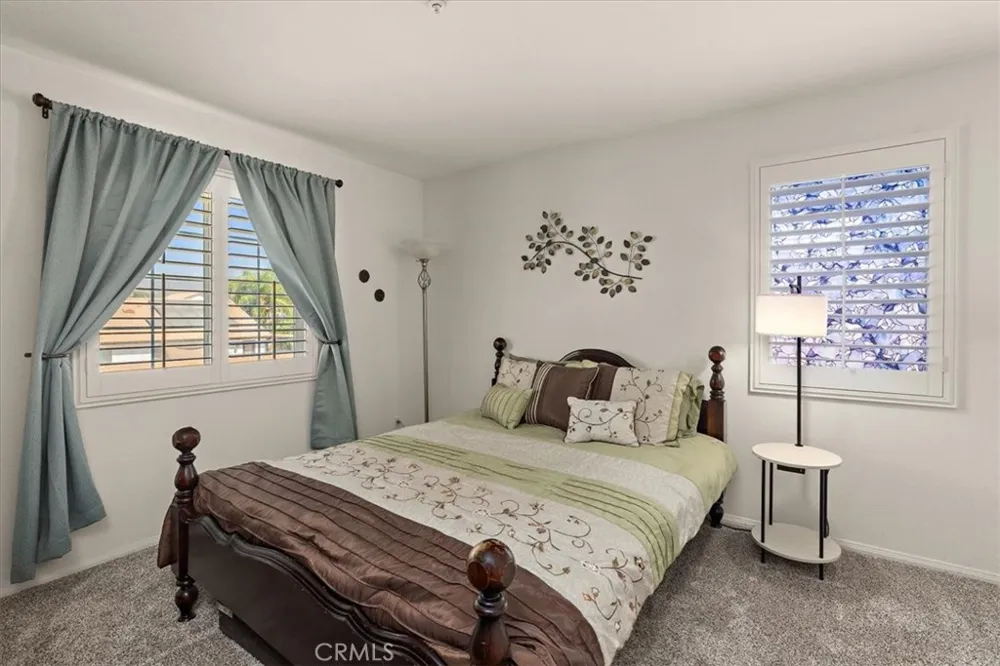 15727 Virginia Fontana, CA 92336