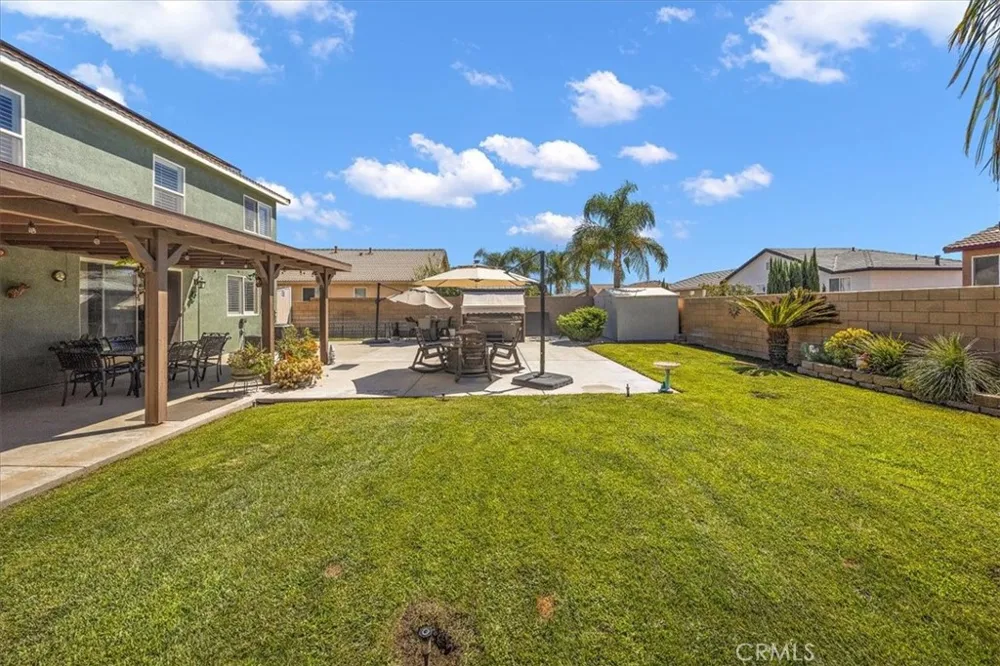 15727 Virginia Fontana, CA 92336