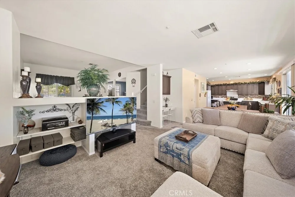 15727 Virginia Fontana, CA 92336