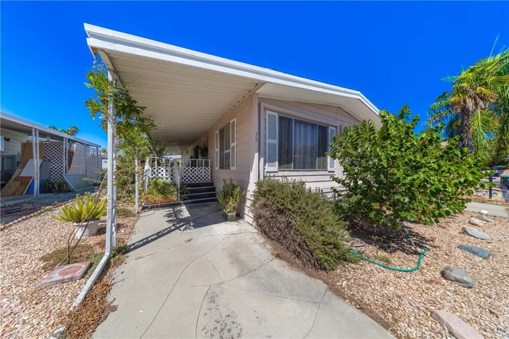 1525 W Oakland Avenue #79 Hemet, CA 92453