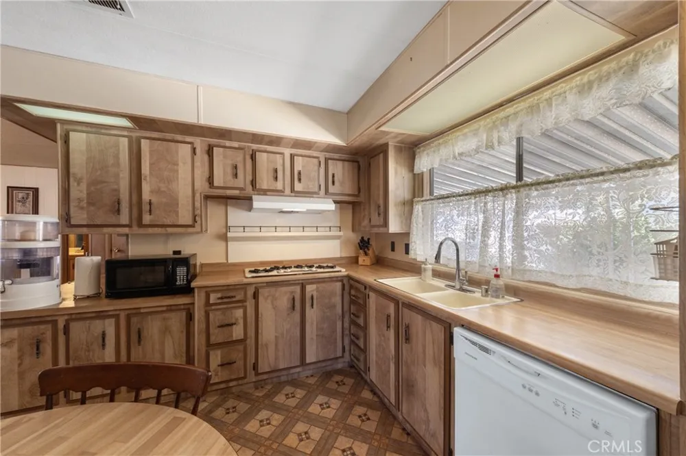 1525 W Oakland Avenue #79 Hemet, CA 92453