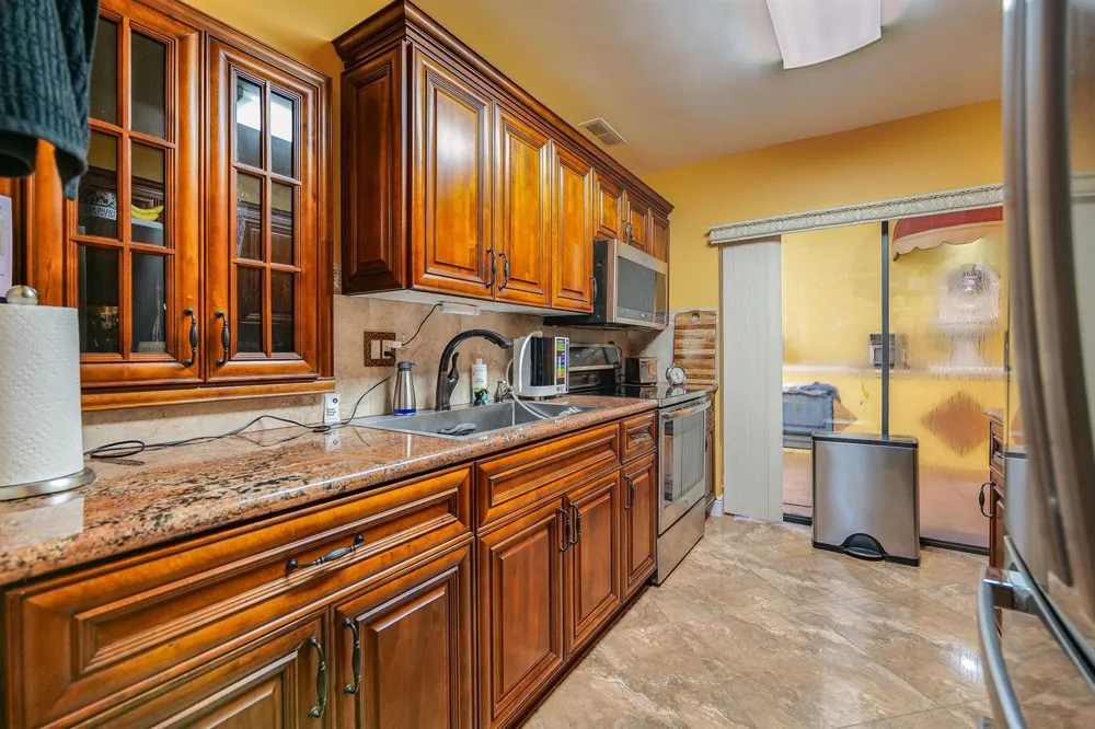 3408 ROSE HILL WAY #143 Lauderhill, FL 33319