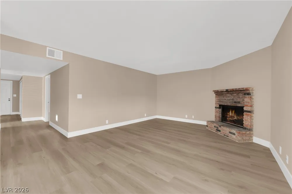 5386 River Glen Drive #349 Las Vegas, NV 89103