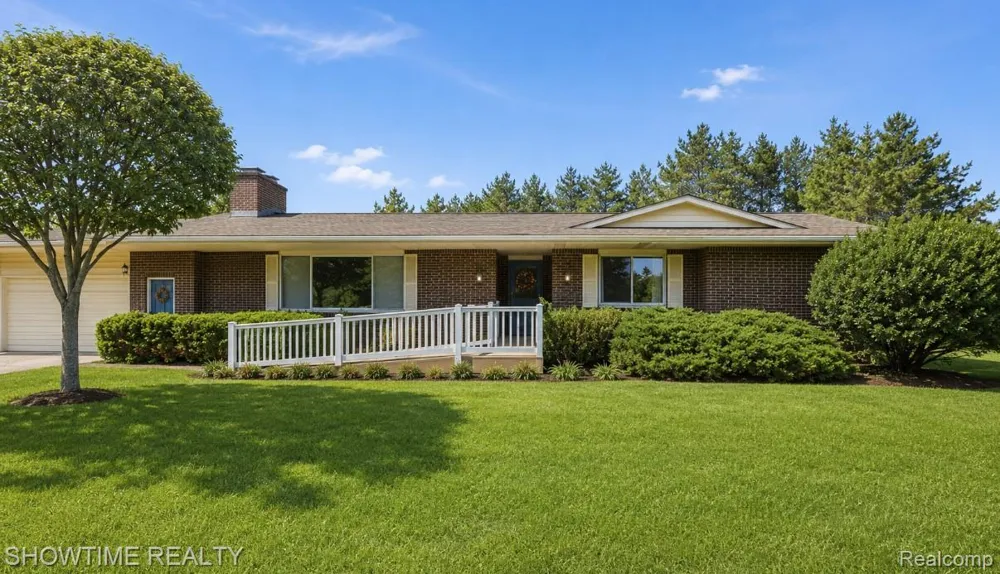 1661 Madeline Drive Lapeer Township, MI 48446