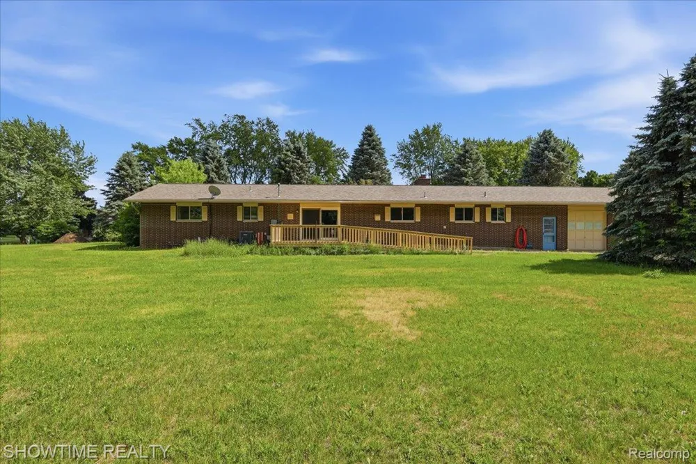 1661 Madeline Drive Lapeer Township, MI 48446